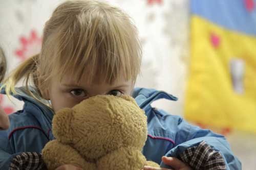 Поради для підтримки дітей, які сумують за домом
