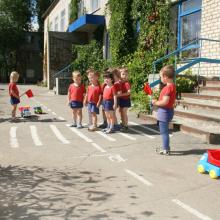  садок № 12 "Світлячок" фото 1